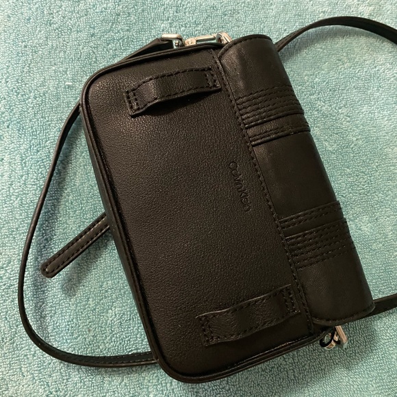 Calvin Klein mini bag EUC - Picture 2 of 6